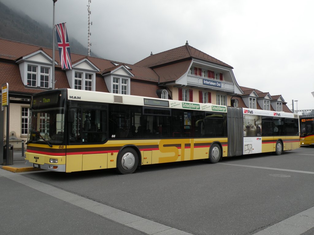 MAN Bus mit der Betriebsnummer 88 auf der Linie 21 am Bahnhof Interlaken Ost. Die Aufnahme stammt vom 14.04.2012.