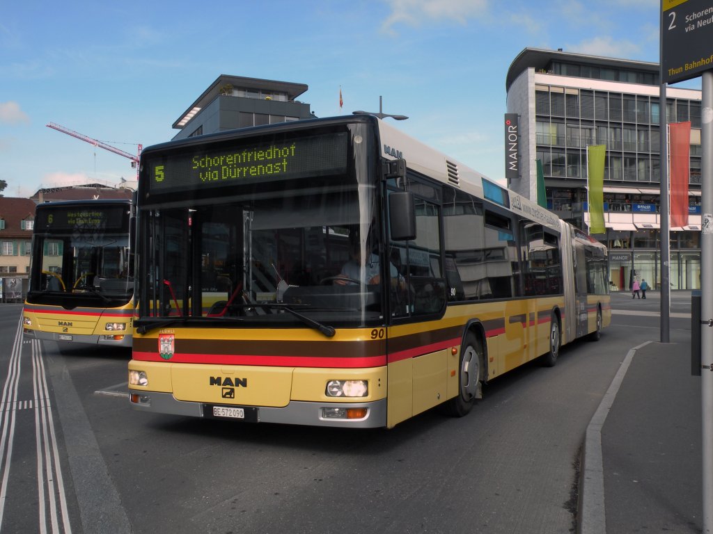 MAN Bus mit der Betriebsnummer 90 auf der Linie 5 am Bahnhof in Thun. Die Aufnahme stammt vom 12.10.2011.