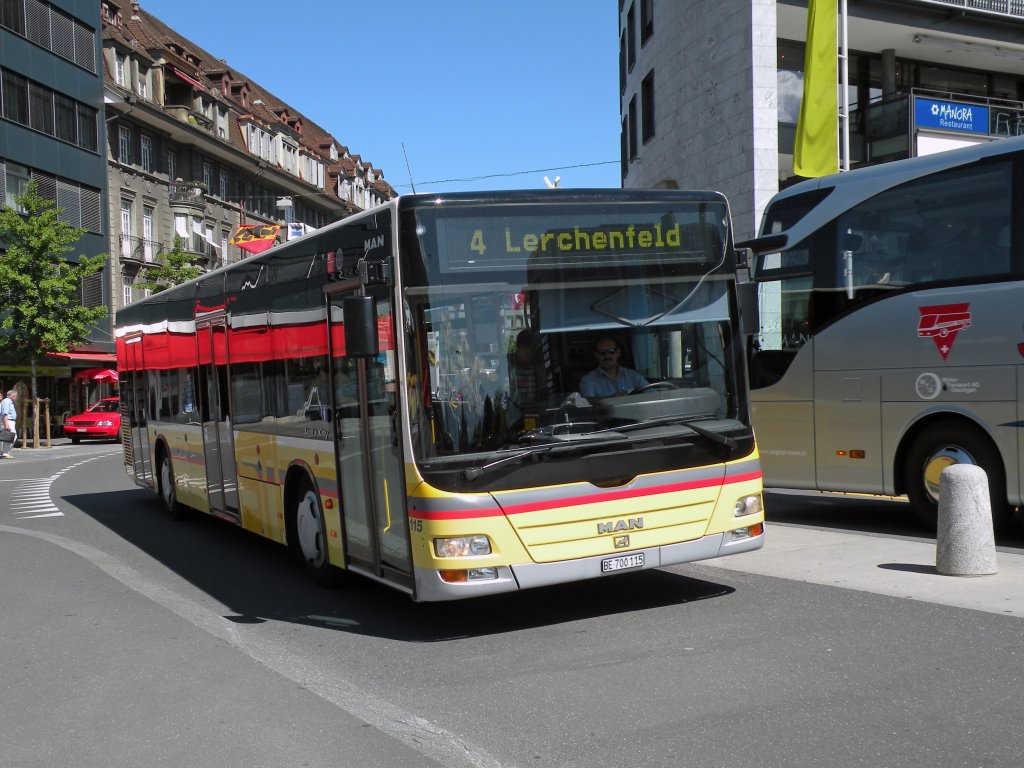 MAN Bus der STI mit der Betriebsnummer 115 fhrt am Bahnof Thun ein. Die Aufnahme stammt vom 18.05.2011.