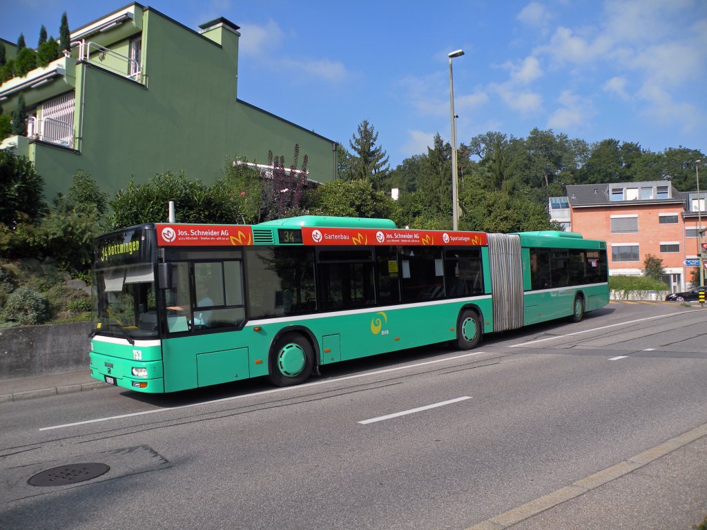 MAN Busmit der Betriebsnummer 753 fährt Richtung Endhaltestelle in Bottmingen auf der Linie 34. Die aufnahme stammt vom 04.09.2010
