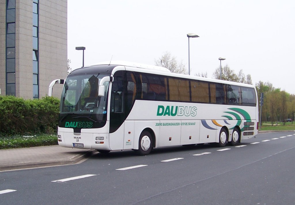 MAN von Dau Bus am Flughafen Hannover, am 17.04.2011.