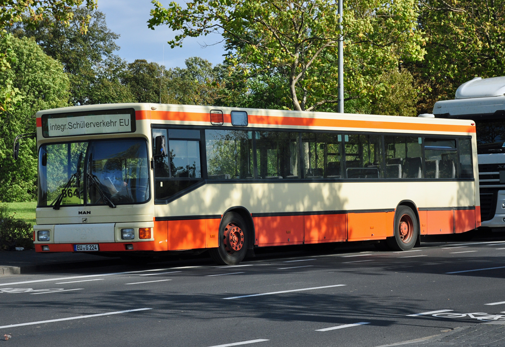 MAN EL 252, ehemaliger Bus der RVK, jetzt fr Busunternehmen Glaeser im Einsatz - Euskirchen - 10.10.2011