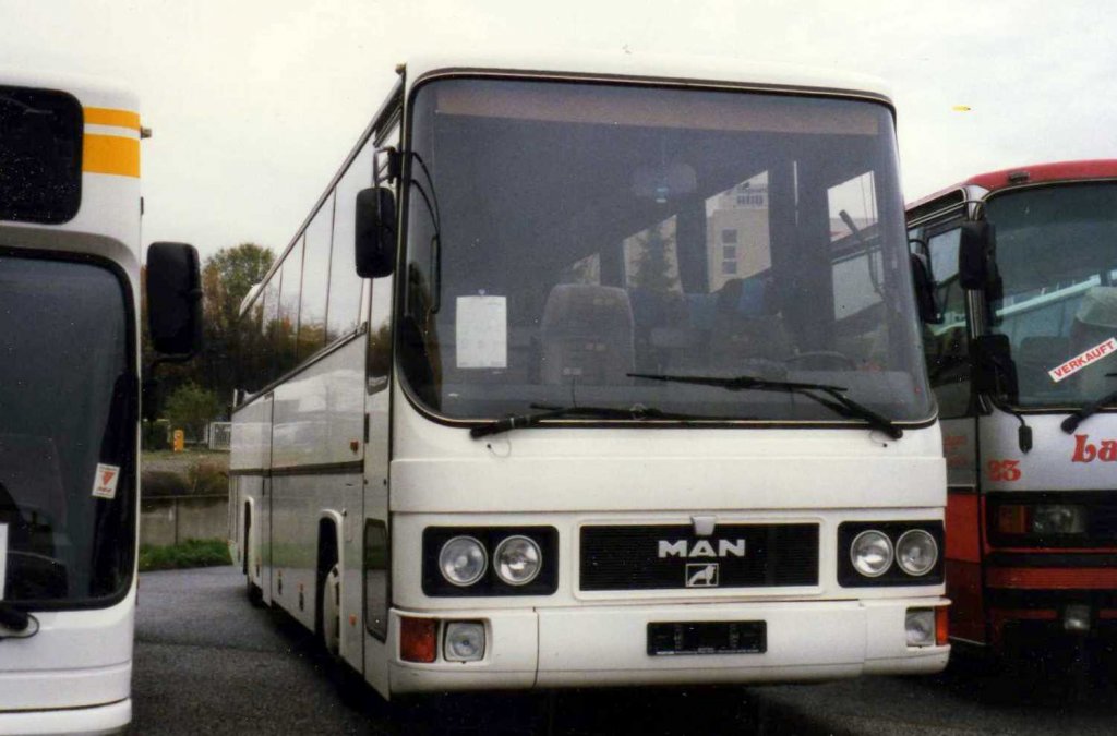 MAN FRH362, aufgenommen im November 1996 im GWZ der Neoplan NL Rhein Ruhr in Oberhausen.