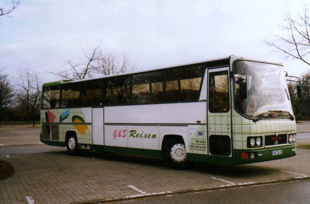 MAN FRH362, aufgenommen im November 1997 auf dem Parkplatz der Westfalenhallen in Dortmund.