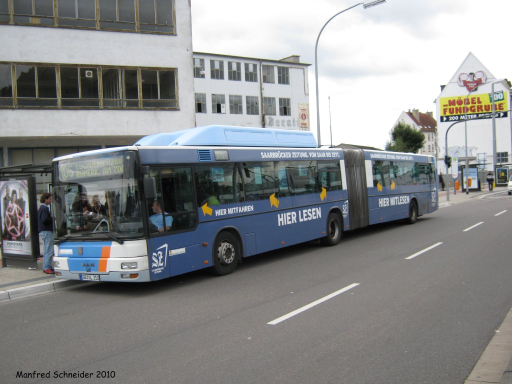 MAN Gelenkbus am Saarbrcker Rmerkastel. Der Bus gehrt Saarbahn und Bus.