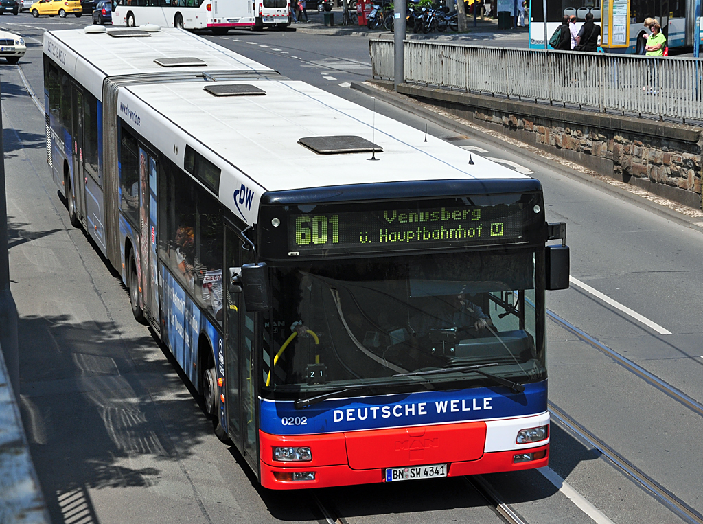 MAN Gelenkbus, Linie 601 der SWB am Hbf Bonn - 23.06.2010