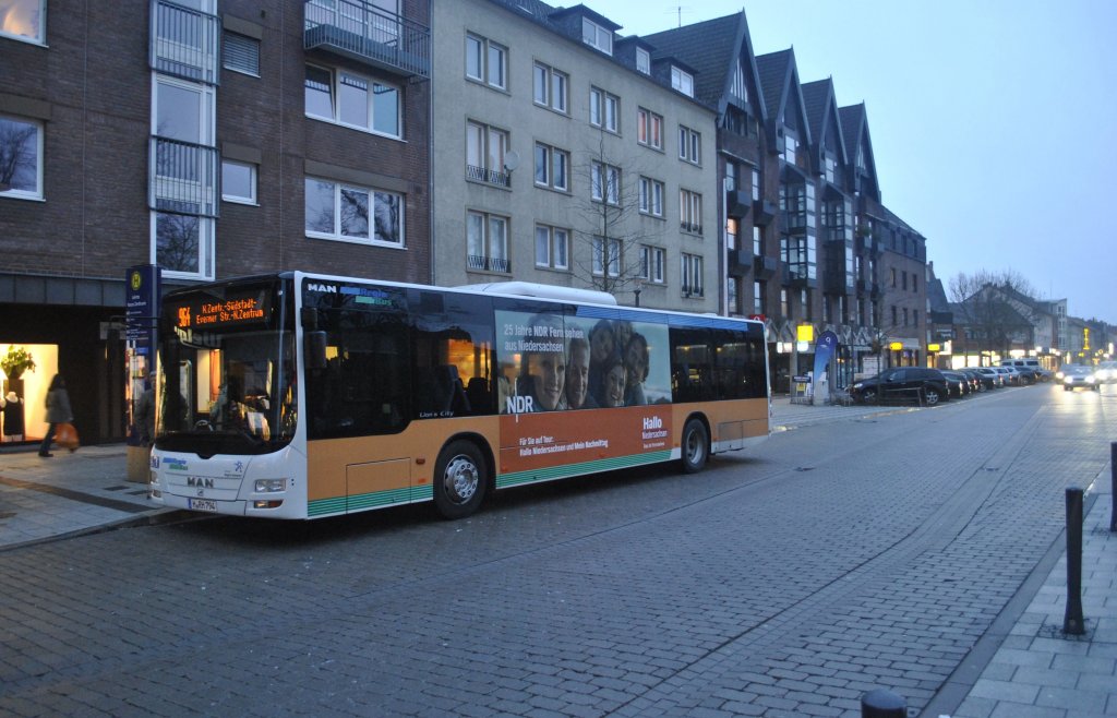 MAN Lions City in der Burgdorfer Strae/Lehrte. Der Bus war in den Sommermonaten in ganz Niedersachen als Werbebus fr den NDR unterwegst. Foto vom 26.01.2011 Aufnahme Zeit 16:53 Uhr.