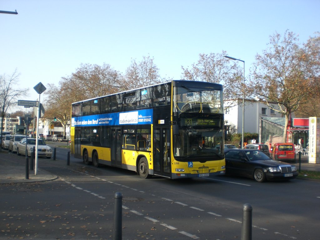 MAN Lion's City DD (Doppelstock) auf der Linie X33 nach Mrkisches Viertel Wilhemsruher Damm am S+U Bahnhof Wittenau.