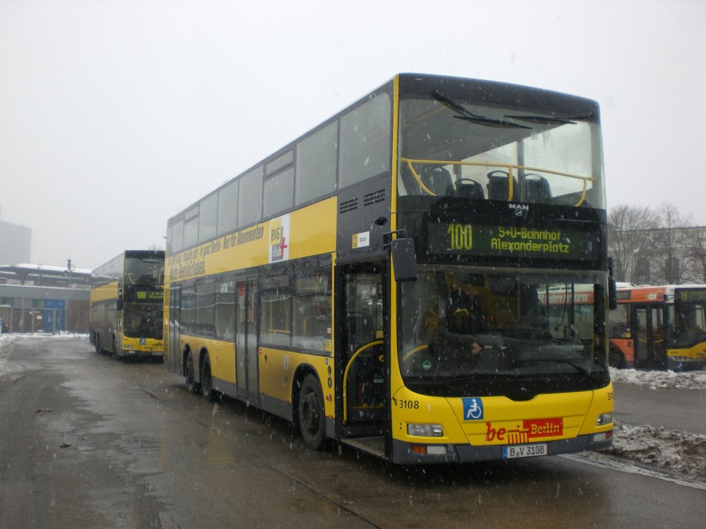 MAN Lion's City DD (Doppelstock) auf der Linie 100 nach S+U Bahnhof Alexanderplatz an der Hertzallee.
