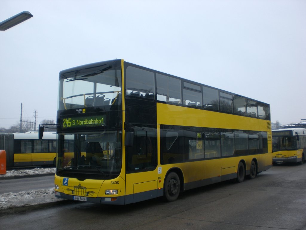 MAN Lion's City DD (Doppelstock) auf der Linie 245 nach S-Bahnhof Nordbahnhof an der Haltestelle Hertzallee.