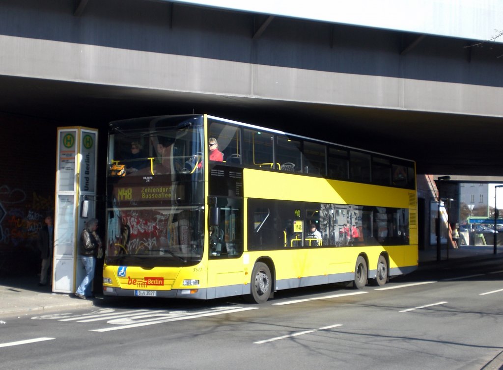 MAN Lion's City DD (Doppelstock) auf der Linie M48 nach Zehlendorf Busseallee am S+U Bahnhof Innsbrucker Platz.