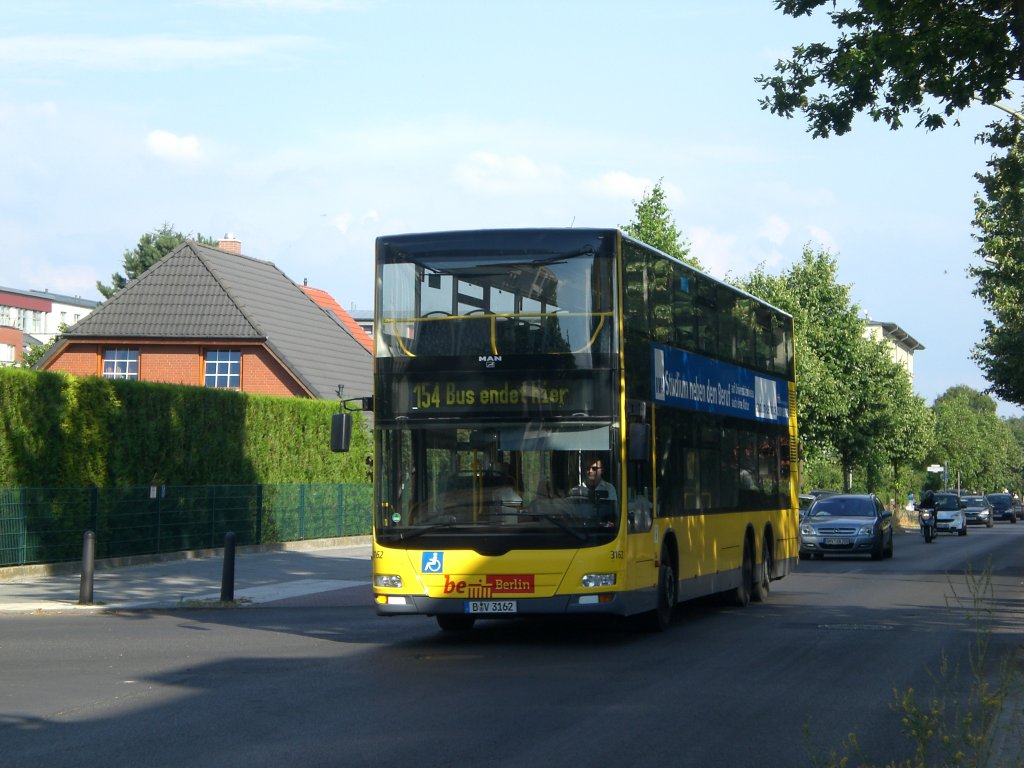 MAN Lion's City DD (Doppelstock) auf der Linie 154 an der Haltestelle Buchholz-West Aubertstrae.