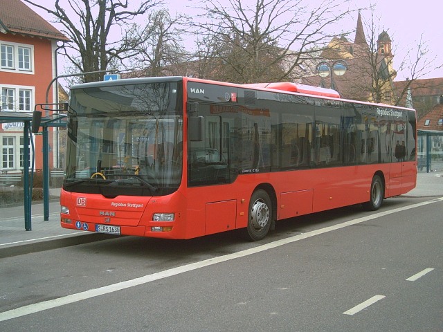 MAN Lions City der Regiobus Stuttgart am 13.04.2011 am Busbahnhof in Ellwangen /Ostalbkreis.