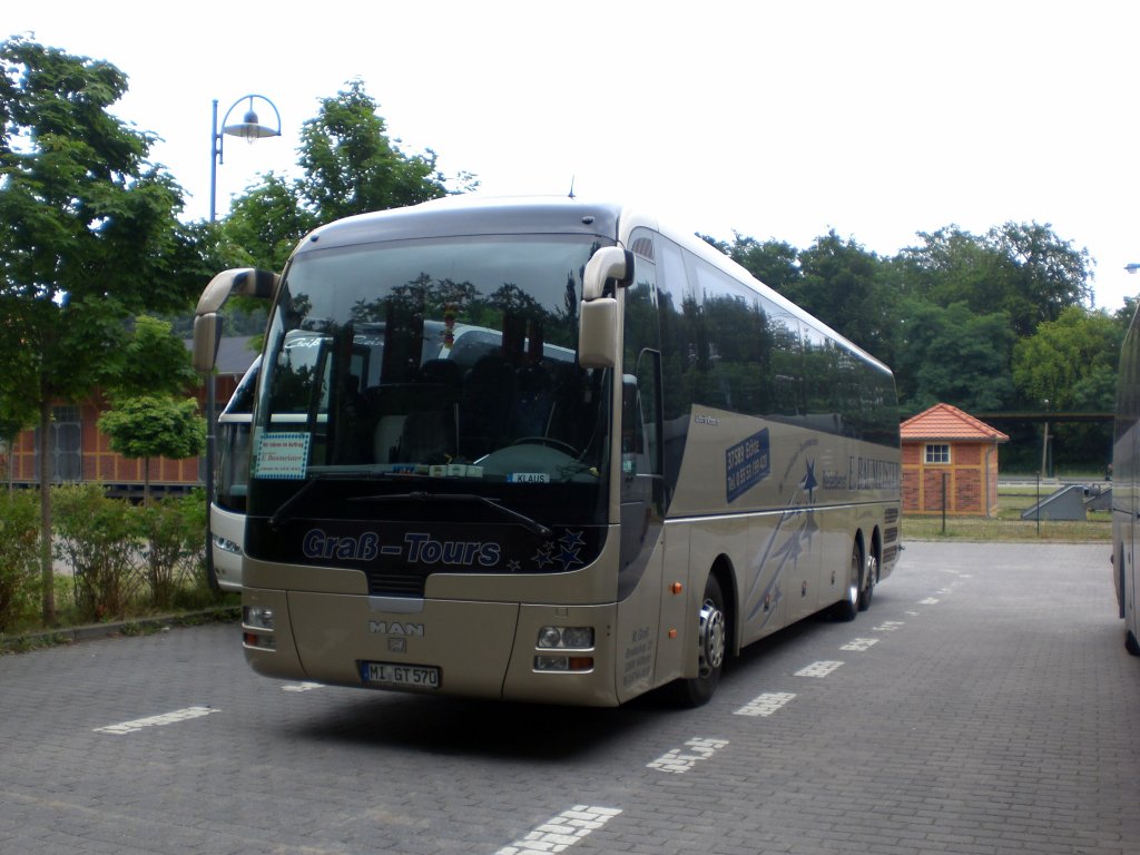 MAN Lion's Coach am Bahnhof Seebad Heringsdorf.