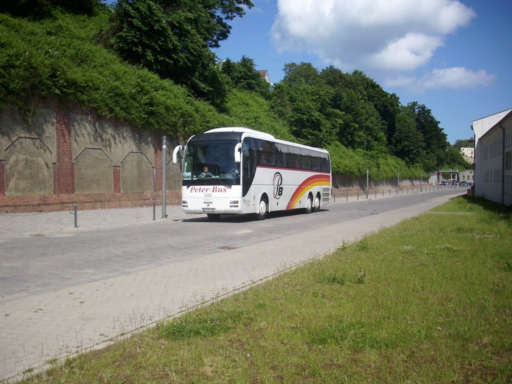 MAN Lion's Coach von Peter-Bus aus sterreich im Stadthafen Sassnitz am 19.06.2012