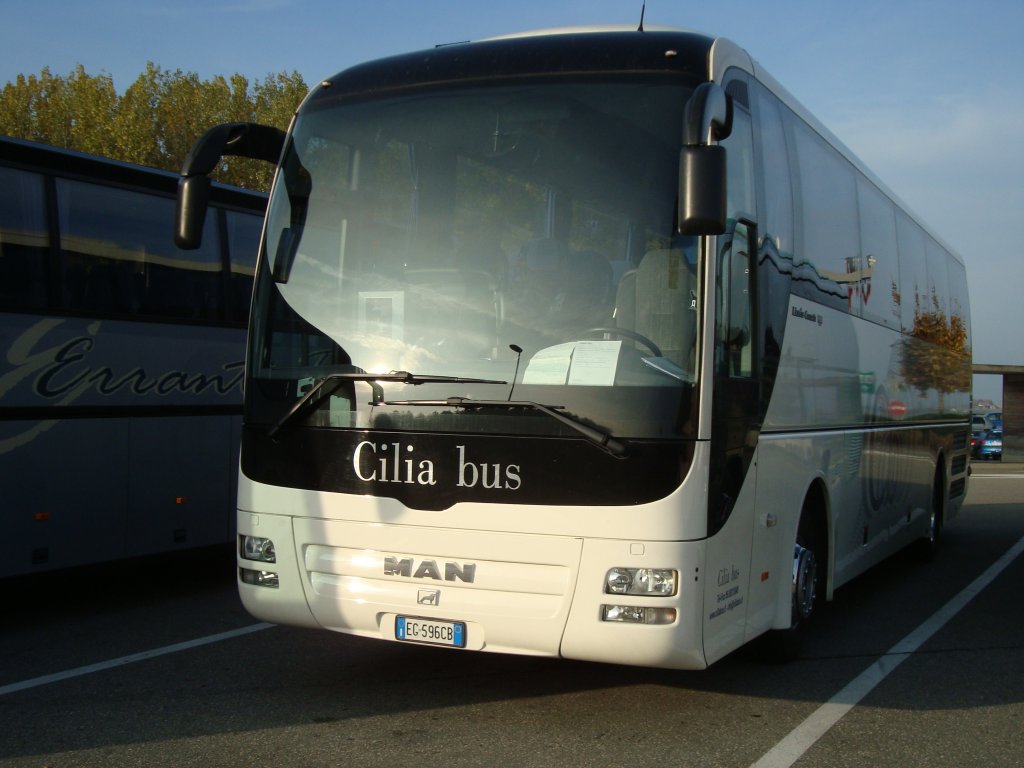 MAN Lion's Star, Cilia Bus Italia, Autobahnrastplatz Rose de la Broye 27.10.2011
