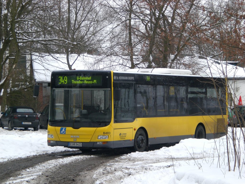 MAN Midibus (Niederflur) auf der Linie 349 nach U-Bahnhof Theodor-Heuss-Platz am S-Bahnhof Grunewald.