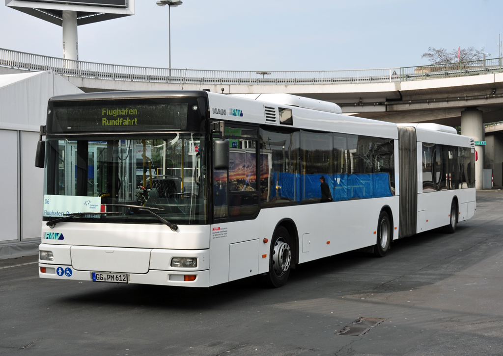 MAN NG 313 von  Mller Busbetriebe , eingesetzt fr Rundfahrten auf dem Frankfurter Flughafen - 14.04.2012