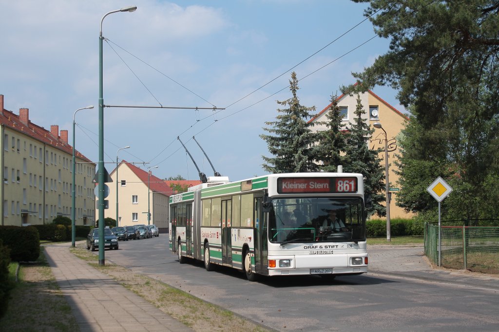 MAN NGE 152, Obus 038 der BBG-Eberswalde am 21.05.2011 in Nordend.

