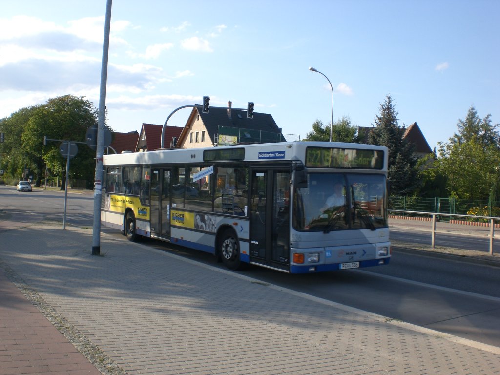 MAN Niederflurbus 1. Generation auf der Linie 622 nach Ruhlsdorf am S-Bahnhof Teltow Stadt.