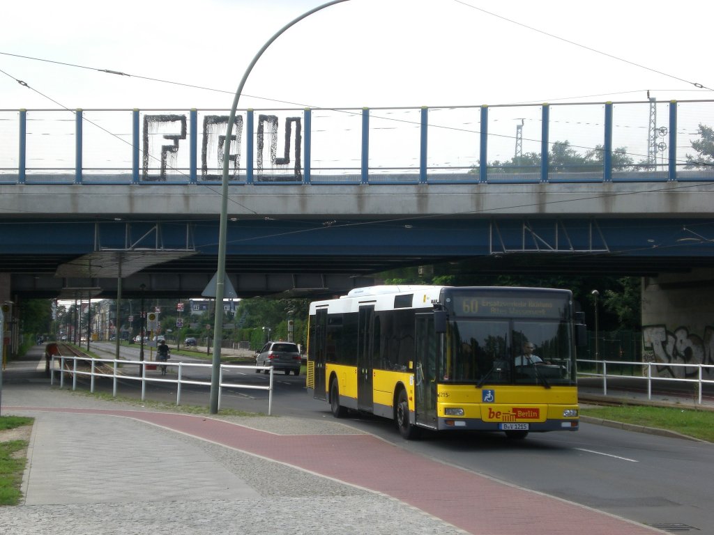 MAN Niederflurbus 2. Generation als SEV fr die Straenbahnlinien 60 und 61 Richtung Schloplatz Kpenick an der Haltestelle Adlershof Ottomar-Geschke-Strae.(17.8.2011)