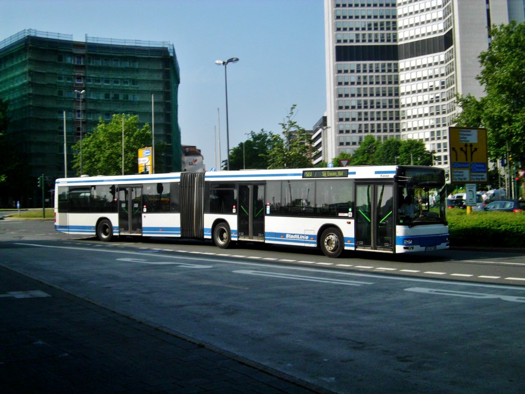 MAN Niederflurbus 2. Generation als SEV fr die S6 Richtung S-Bahnhof Essen-Kettwig am Hauptbahnhof Essen.(25.7.2013) 