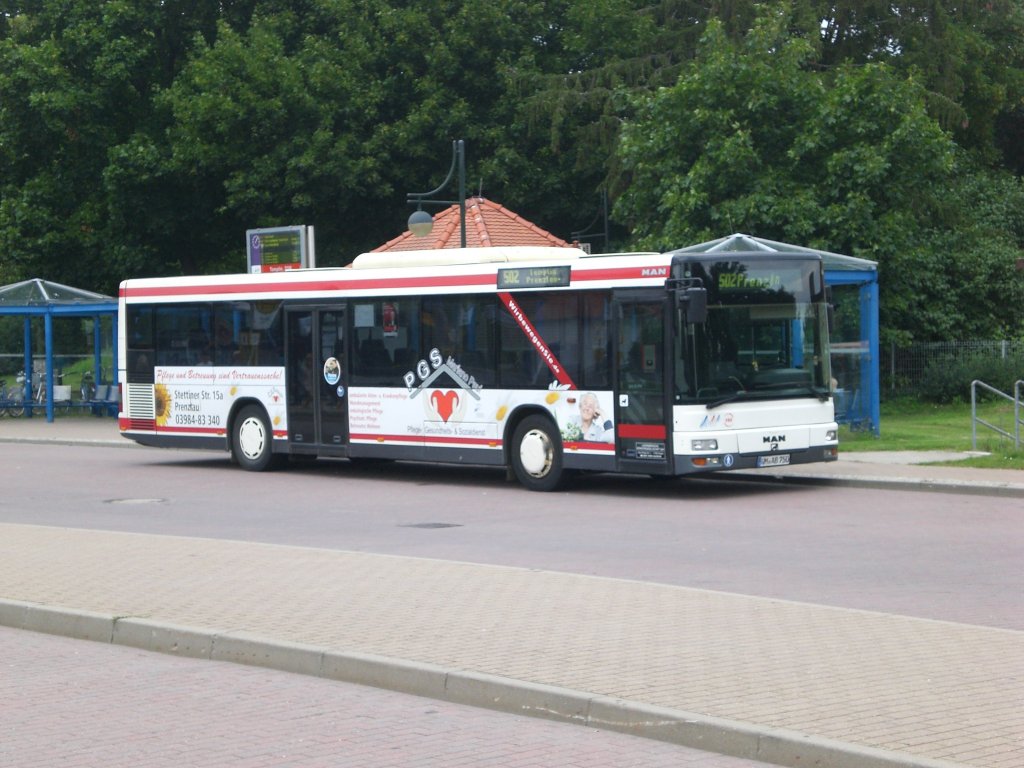MAN Niederflurbus 2. Generation auf der Linie 502 nach Prenzlau am ZOB Templin.(13.7.2011)