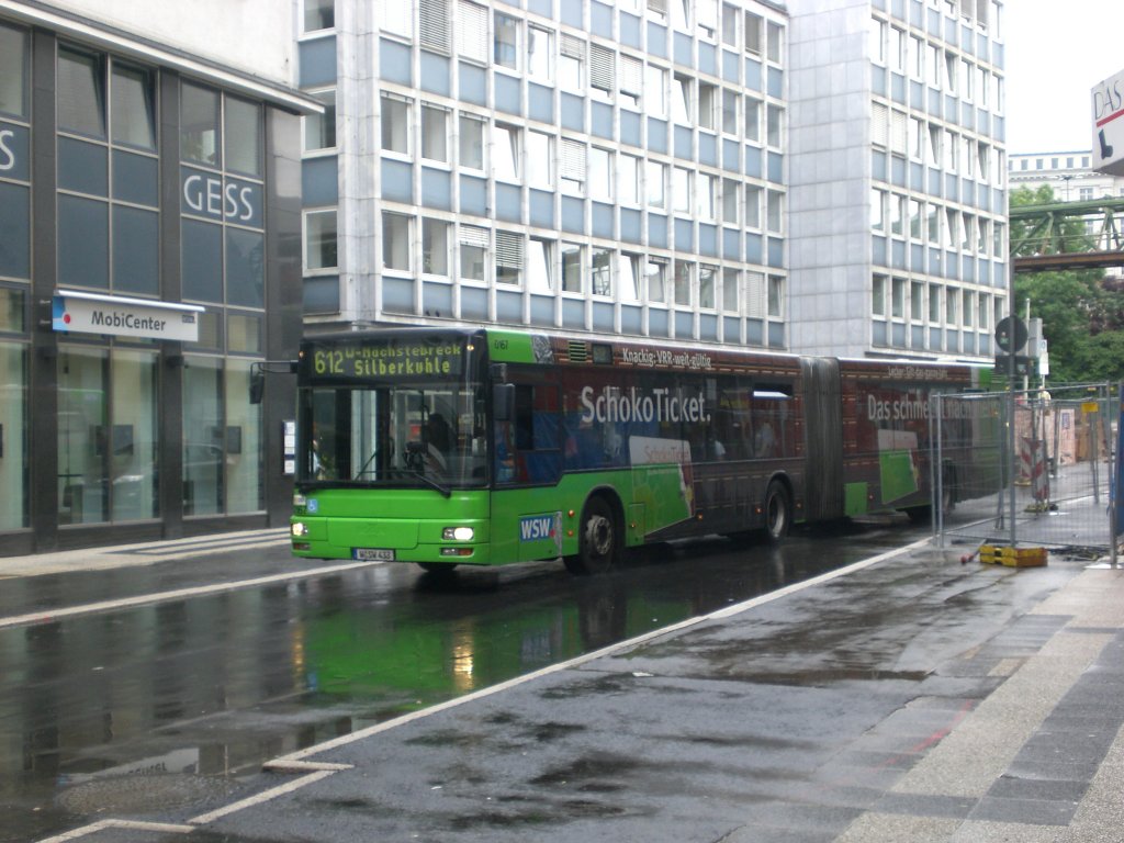 MAN Niederflurbus 2. Generation auf der Linie 612 nach Wuppertal-Nchstebreck Silberkuhle an der Haltestelle Wuppertal-Elberfeld Am Haspel.(29.6.2012)
 
