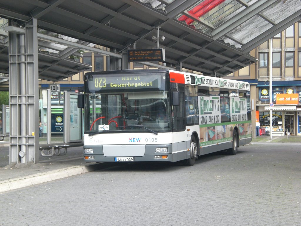 MAN Niederflurbus 2. Generation auf der Linie 023 nach Mnchengladbach Hardt Gewerbegebiet am Hauptbahnhof Mnchengladbach.(10.7.2012) 