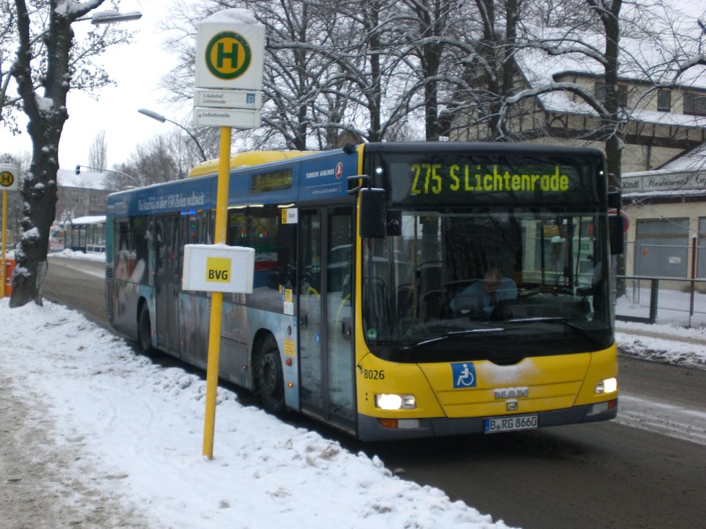 MAN Niederflurbus 3. Generation (Lions City) auf der Linie 275 am S-Bahnhof Lichtenrade.