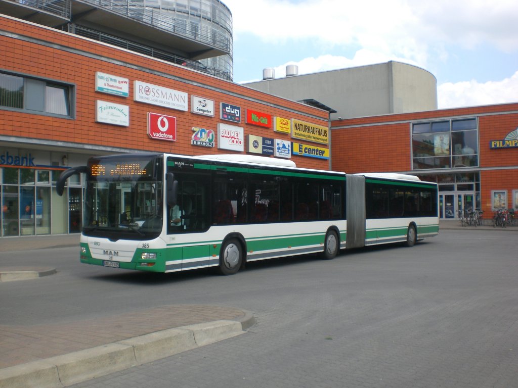 MAN Niederflurbus 3. Generation (Lions City /T) auf der Linie 894 nach Bernau Barnim-Gymnasium am Busbahnhof.