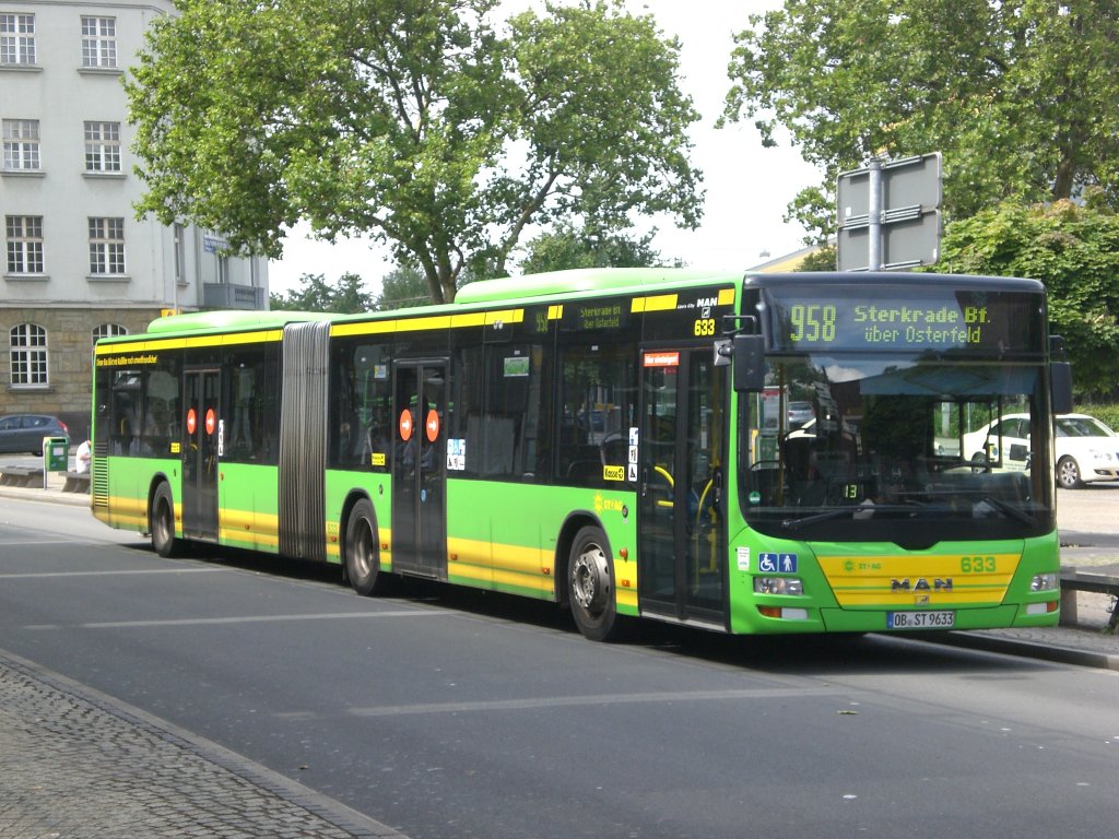 MAN Niederflurbus 3. Generation (Lion's City) auf der Linie 958 nach S-Bahnhof Oberhausen Sterkrade am Hauptbahnhof Oberhausen.(18.7.2012) 