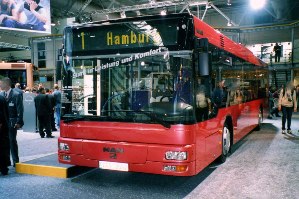 MAN NL 283, aufgenommen auf der IAA 2002 in Hannover.