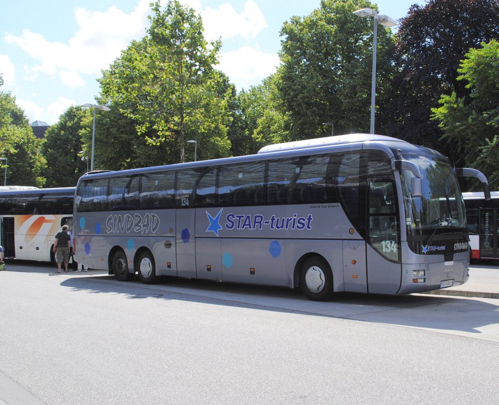 MAN Reisebus, am 18.07.10 im Hamburg/ZOB am 18.07.10.