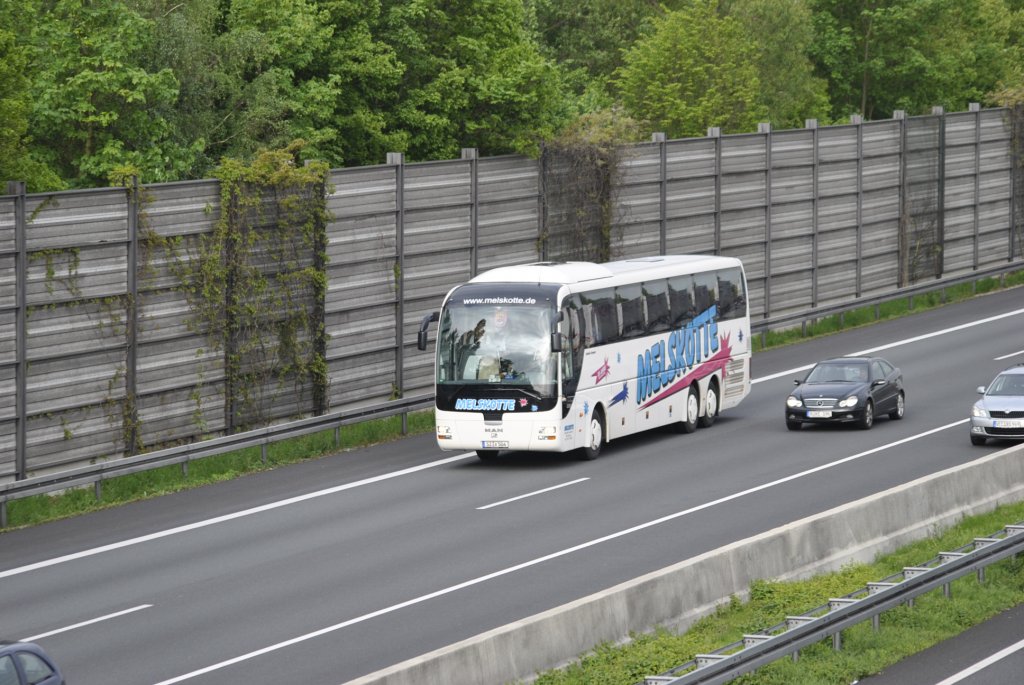 MAN Reisebus, auf der A2/Lehrte am 17.05.10