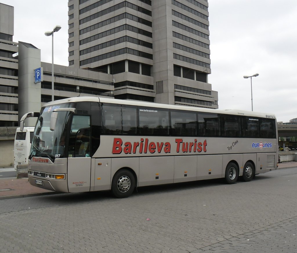 MAN Reisebus,am 01.08.2011 am ZOB in Hannover.