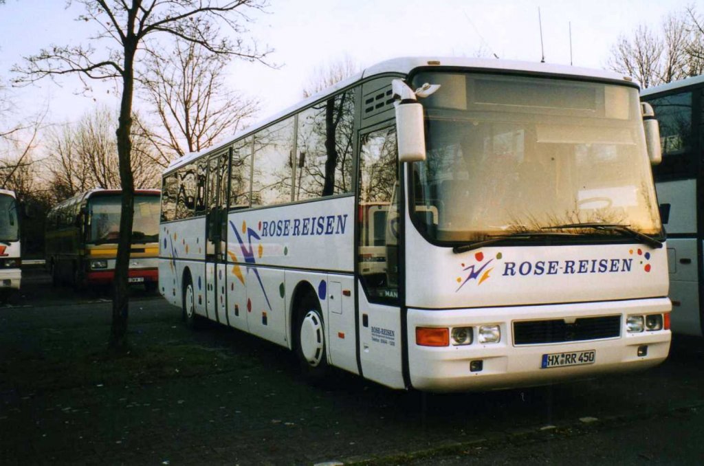 MAN L313, aufgenommen im Januar 2002 auf dem Parkplatz der Westfalenhallen in Dortmund.