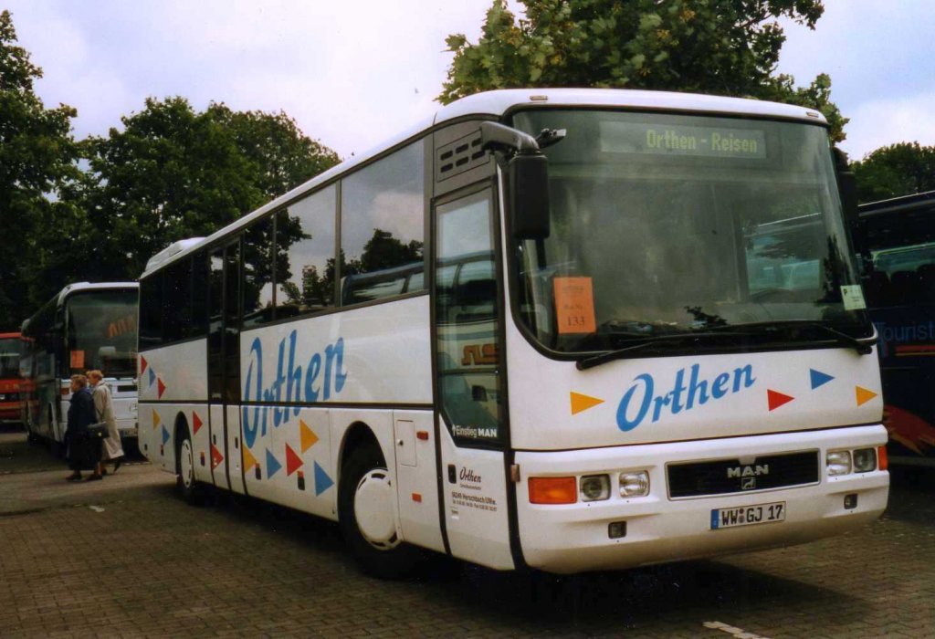 MAN L313, aufgenommen im September 1998 auf dem Parkplatz der Westfalenhallen in Dortmund.