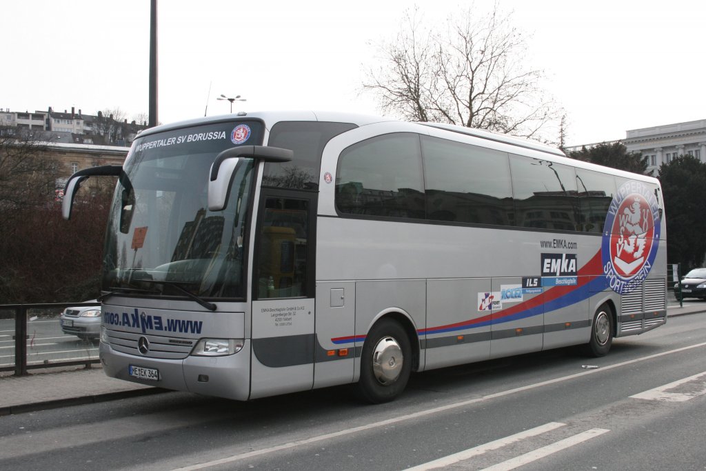 Mannschaftsbus des Wuppertaler SV am HBF Wuppertal.
17.3.2010
