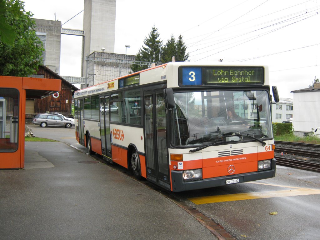 MB 405N Nr. 64 beim Bahnhof Lohn-Lterkofen, 25.09.2010.