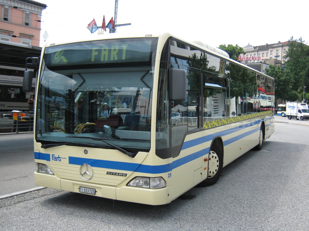 MB Citaro Nr. 25 beim Bahnhof Locarno, 10.08.2010.