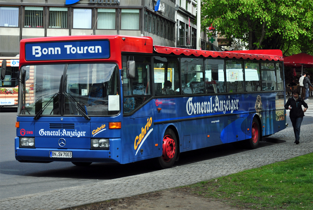 MB O 405 der SWB als  Cabrio-Bus  fr Stadtrundfahrten in Bonn - 19.04.2012