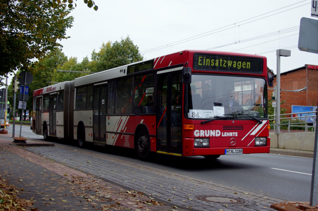 MB O405GN2 von Grund aus Lehrte am 25.September 2010 an der Haltestelle Bothmerstrae wo er auf dem Stadtbahnersatz nach Laatzen eingestzt wurde.