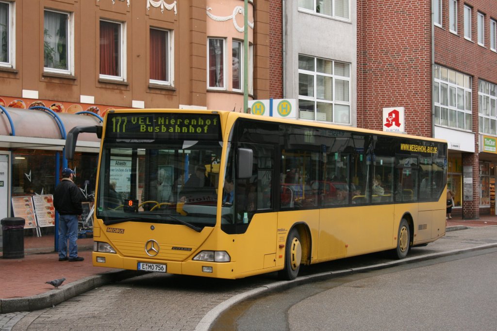 Meobus (E MO 756) an der Ahestr. mit der Linie 177 nach Velbert Nierenhof.
