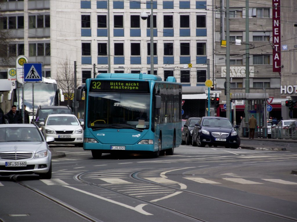 Mercedes Benz Citaro C1 der VGF am 03.03.13 auf der Linie 32 in Frankfurt am Main Hbf 