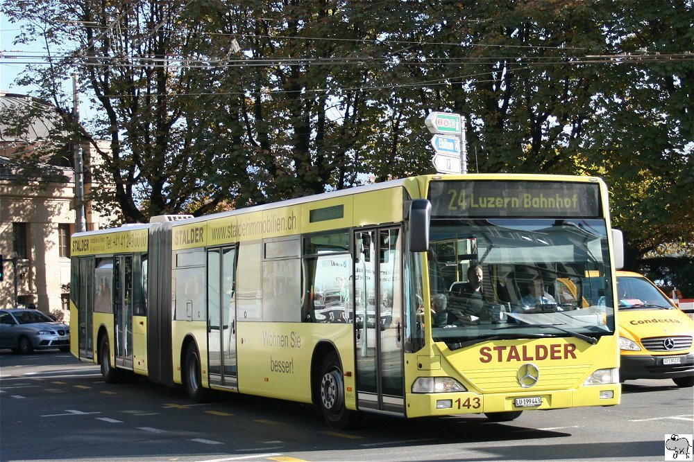 Mercedes Benz Citaro (O 530 I) Gelenkbus # 143 mit Vollwerbung  Stalder  der Verkehrsbetriebe Luzern (VBL). Aufgenommen am 7. Oktober 2009.