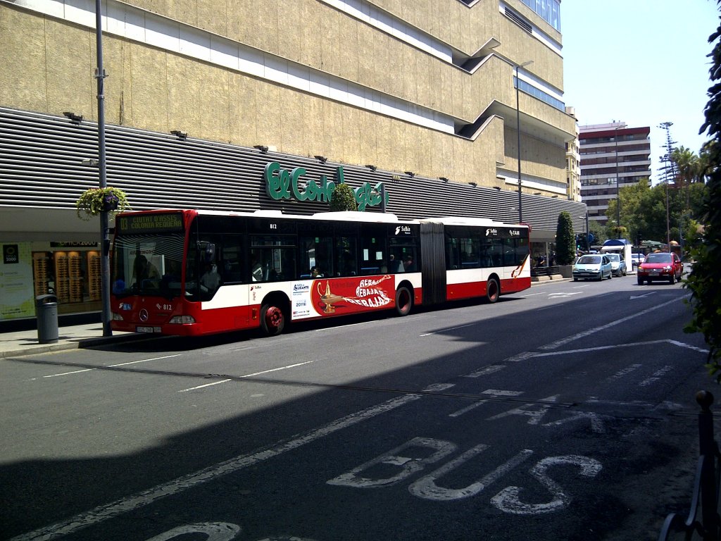 Mercedes-Benz Citaro O 530 G, Wagen 812, Baujahr 2005, Firma Masatusa, bedient die Haltestelle Maisonnave - Sotelo in Alicante am 23.07.2011.