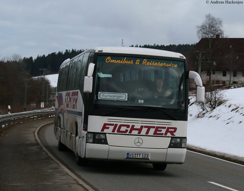 Mercedes Benz O 404 des Unternehmens Fichter als 7266 nach Furtwangen am Ortsausgang St.Georgen 21.1.10