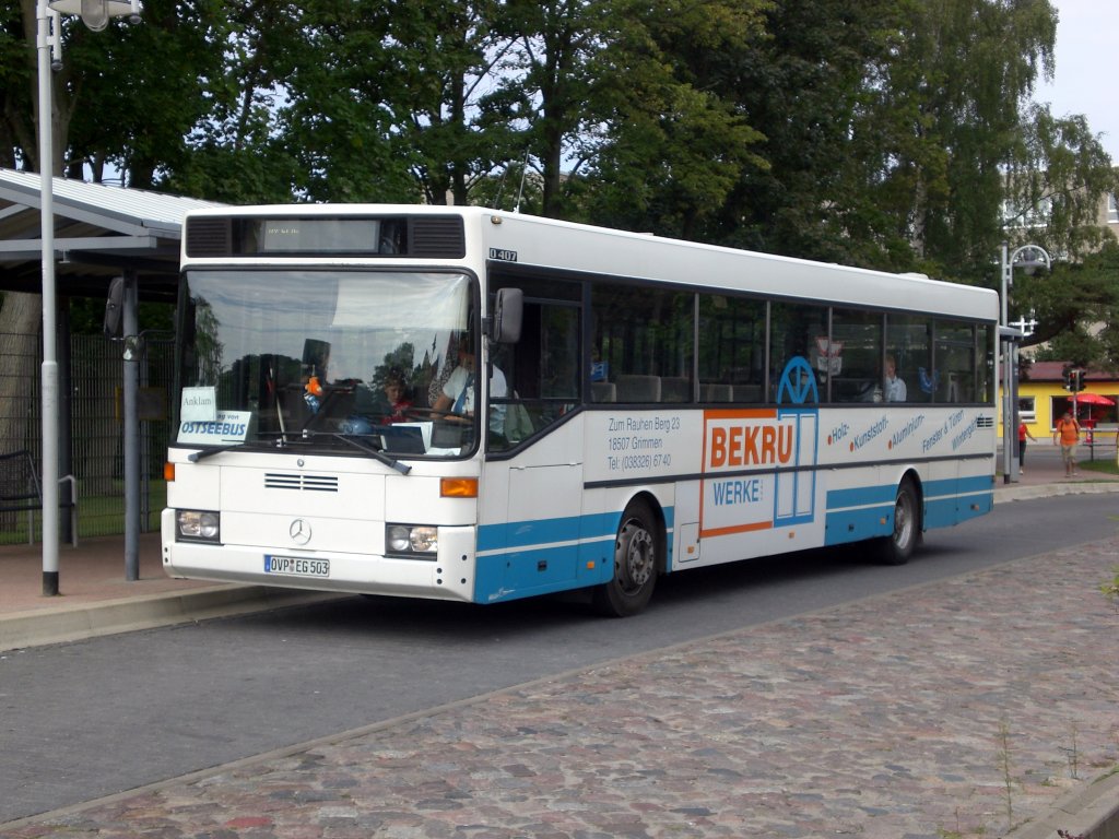 Mercedes-Benz O 405 (Hochflur-Stadtversion) auf der Linie 201 nach Anklam am Bahnhof Seebad Ahlbeck.