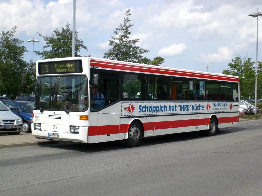 Mercedes-Benz O 405 (Hochflur-Stadtversion) auf der Linie 3 nach Devin an der Haltestelle Strehlapark/Zoo.